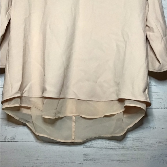 Peach colored v neck blouse - Picture 3 of 5